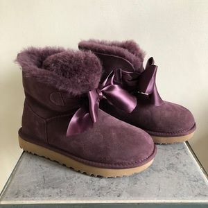🛍SOLD on Instagram 🛍 UGG Gita Bow Mini